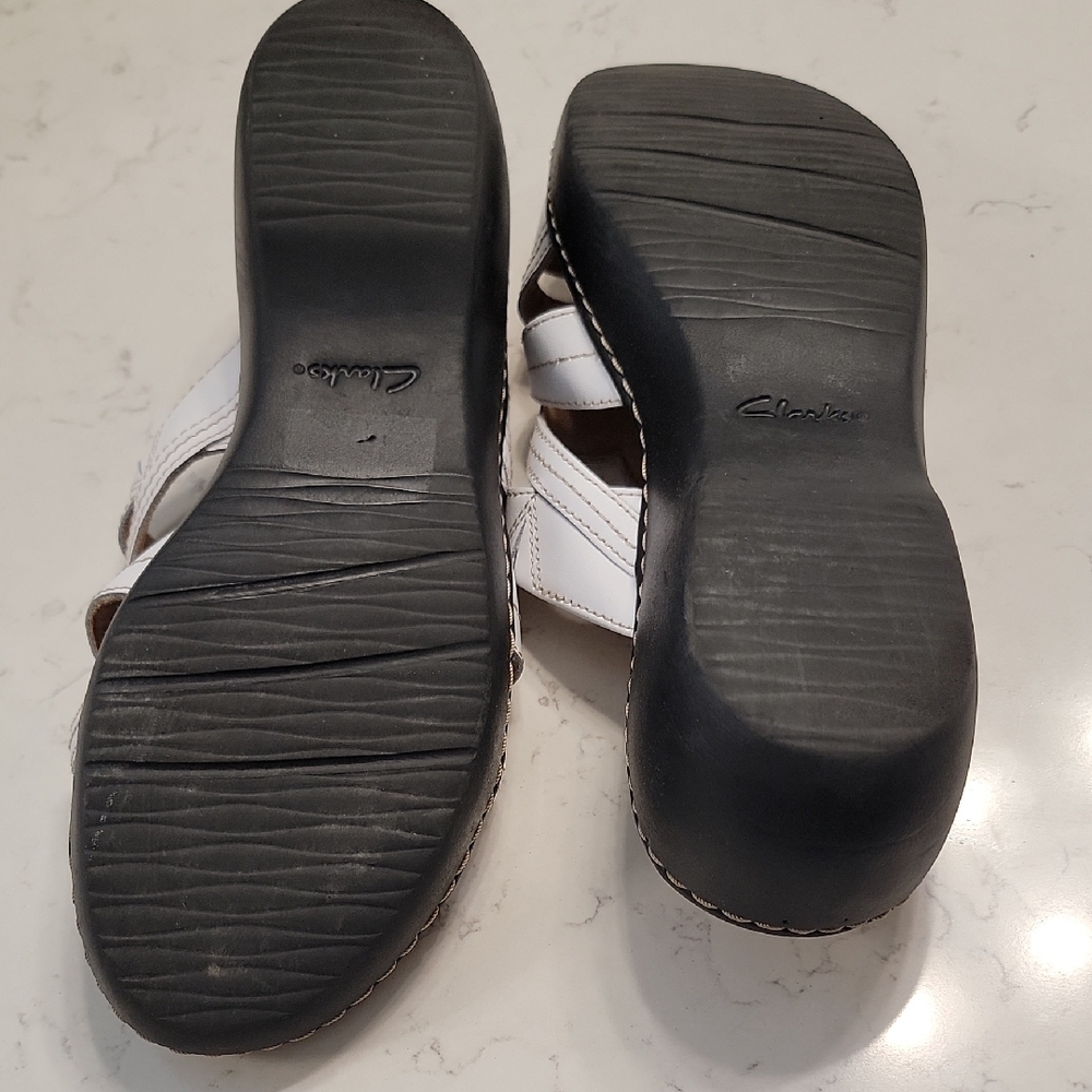 Collection B White Women's Sandals - Picture 2 of 3